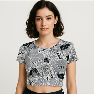 Faded Pose Black White Newpaper Print Cropped Open Back Top Sz Lg